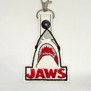 Jaws (approx measures 3 1/4 x 2 1/4 inches)