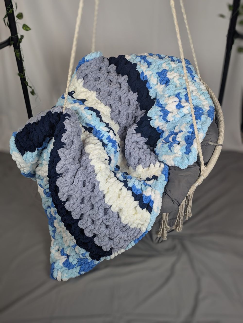 Seastone Hand-Knit Blanket - Coastal Serenity in Every Stitch