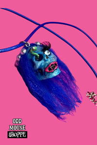 A side view of the necklace