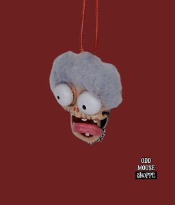 A side view of the necklace