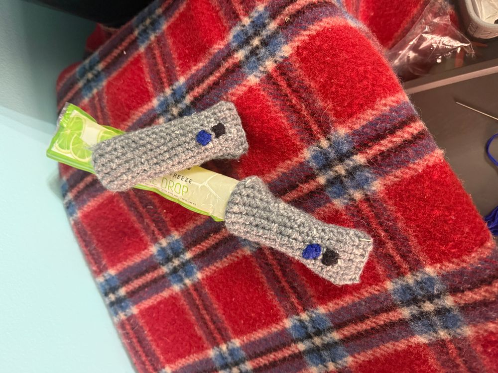 Light Sabre Pop Ice Holder - Blue