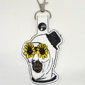 Art (approx measures 4 3/4 x 2 3/8 inches)