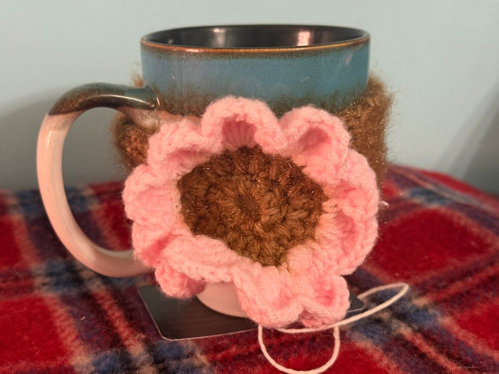 Mug Warmer - Fuzzy Flower Light Pink