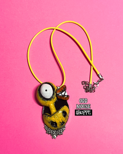 This pendant is sculpted directly onto the pendant setting. 