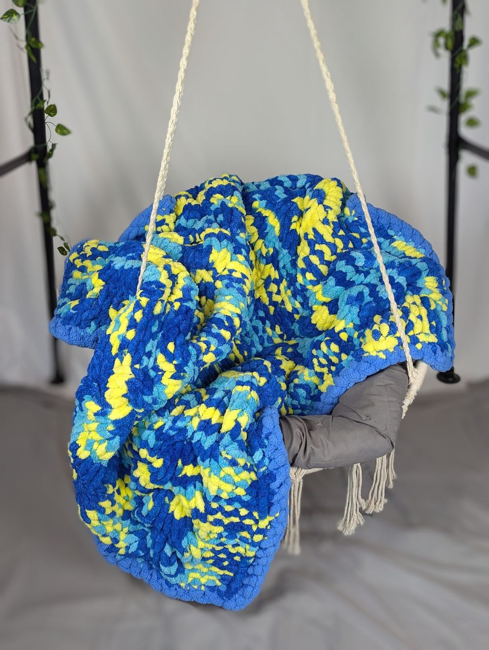 “I Stand With Ukraine” Hand-Knit Blanket - Solidarity in Stitches
