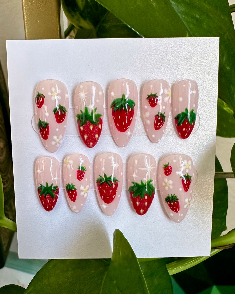 🍓Strawberry Fields | Medium Almond Press-Ons Strawberries | Medium