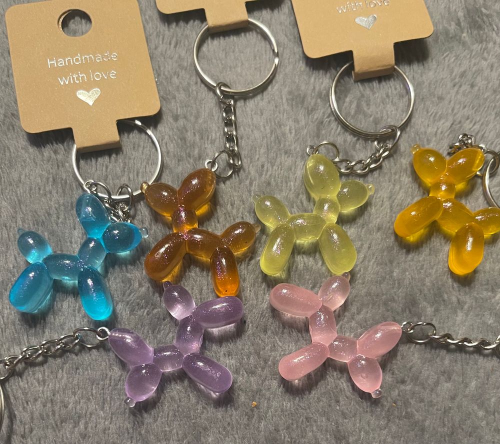 Sparkle Balloon dog keychain 