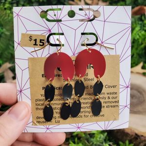 Red Rainbow, Black droplettes