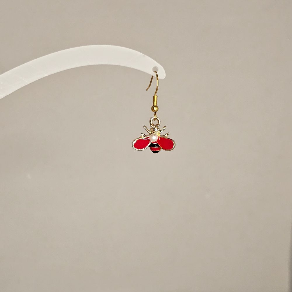 Item #218 Bee Earring