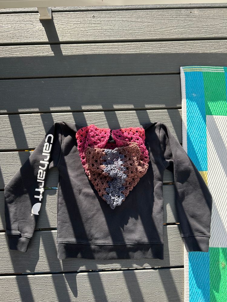 Youth carhartt sweatshirt with crochet hood