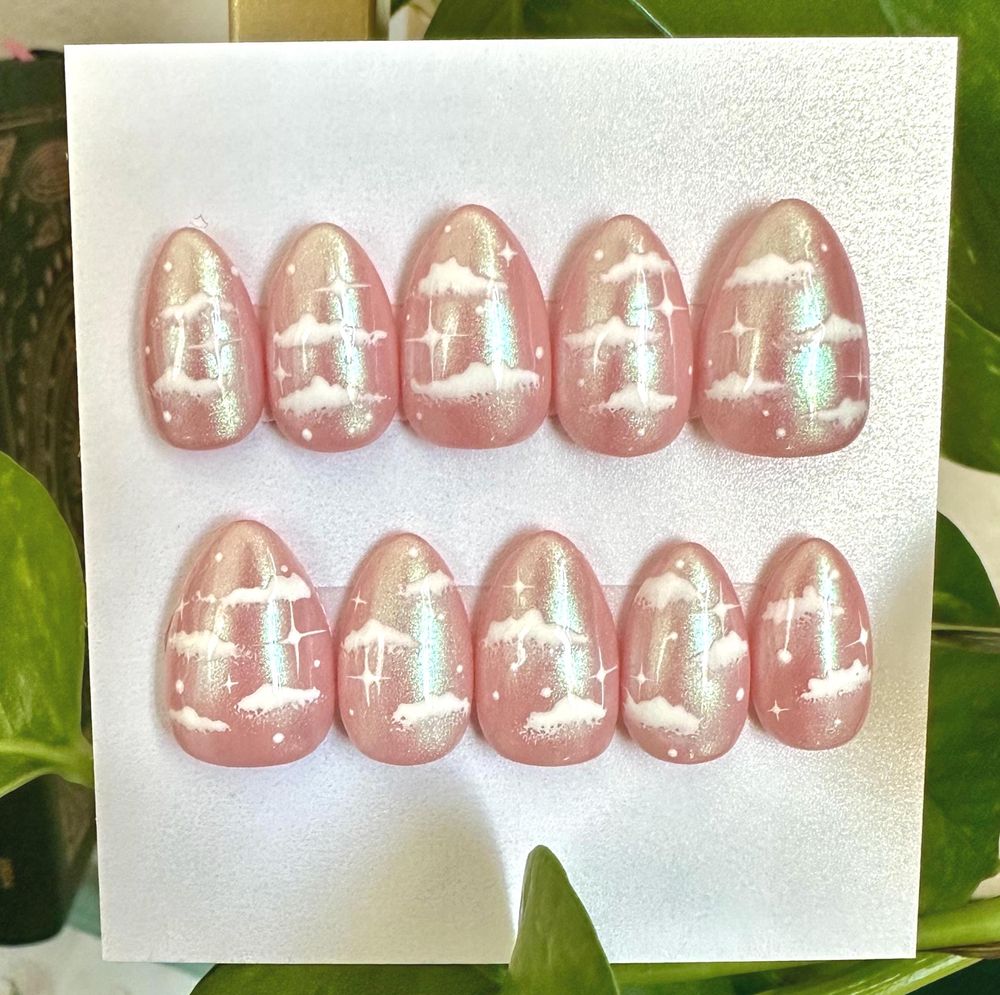 Chasing Aurora | Short Almond Press-On Pastel Pink Clouds | Large