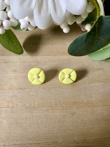 Available in Sunny yellow 