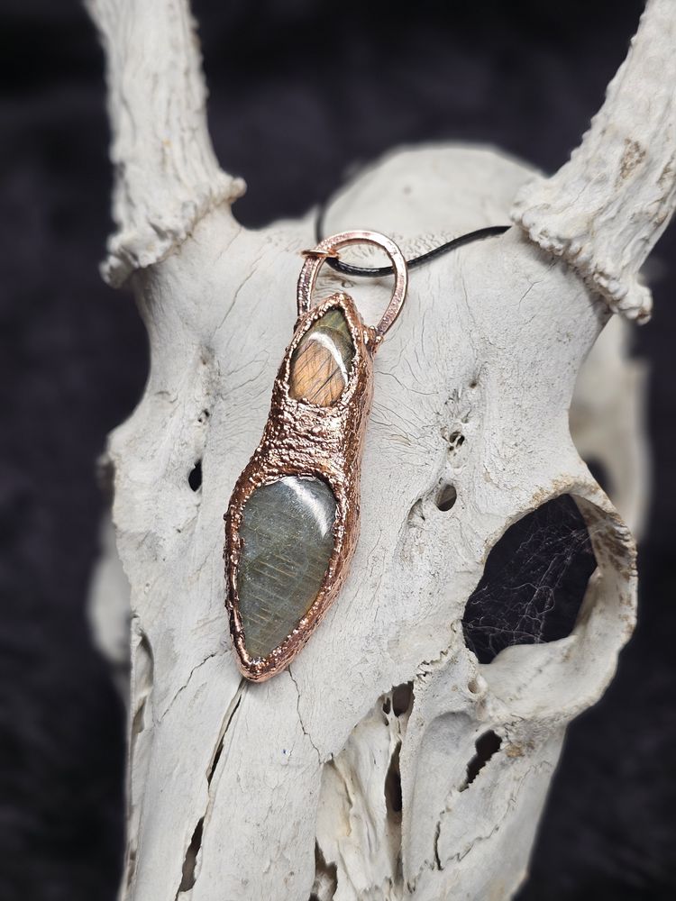 Double labradorite pendant 
