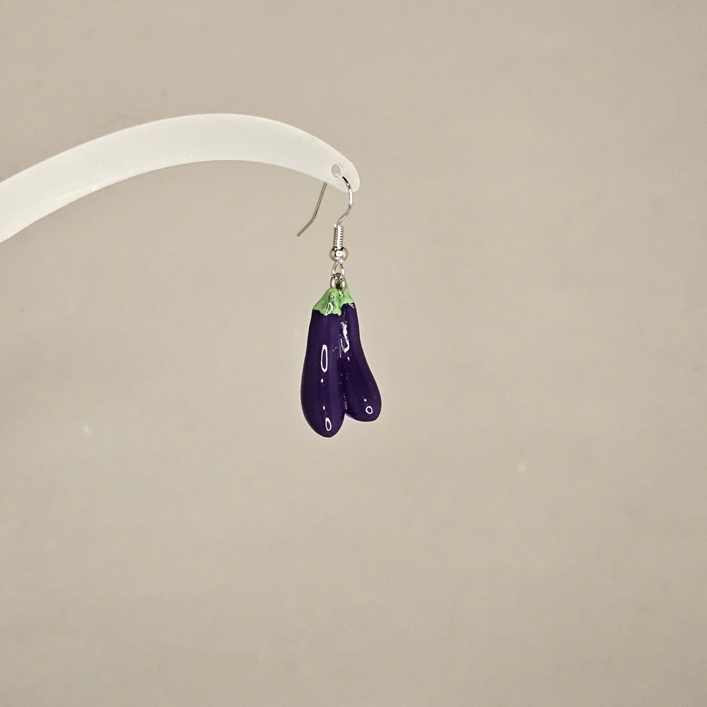 Item #138 Eggplant Earring