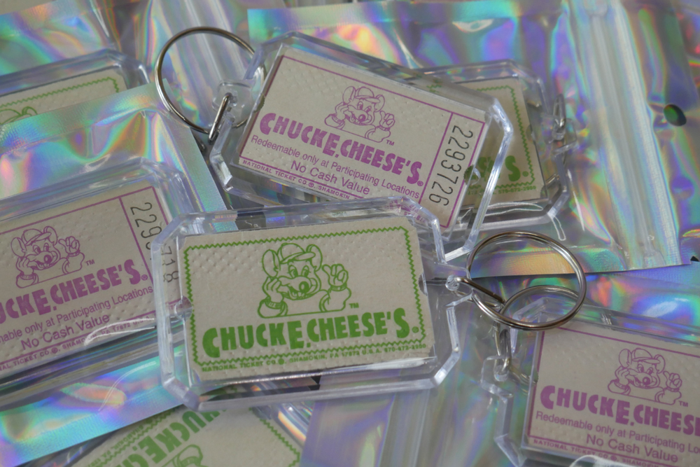 Authentic 90s Vintage Arcade Ticket set in Acrylic Frame Keychain - Pizza Mouse Retro Nostalgia Gift for 90s Kids