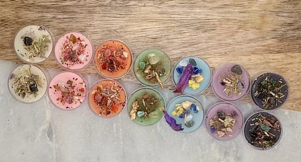 Set of 2 spelled tea light candles