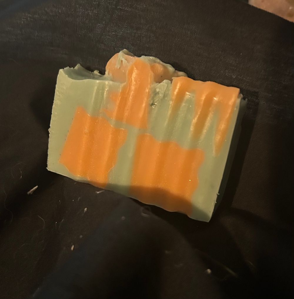 Basil & Nectarine Goat Milk Soothing Bar