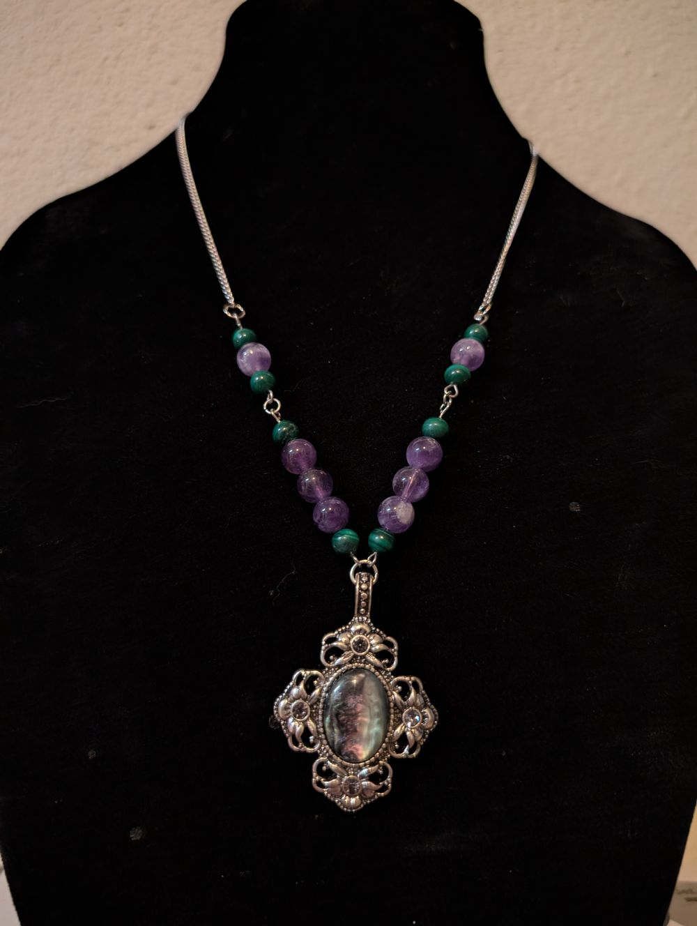 Amethyst and malachite necklace with pendant