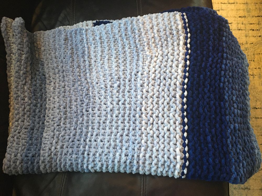 Soft blue knit blanket 