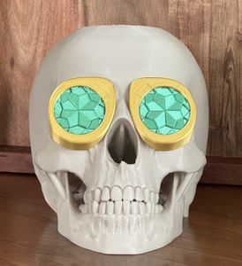 Bone Skull w/Gold Goggles