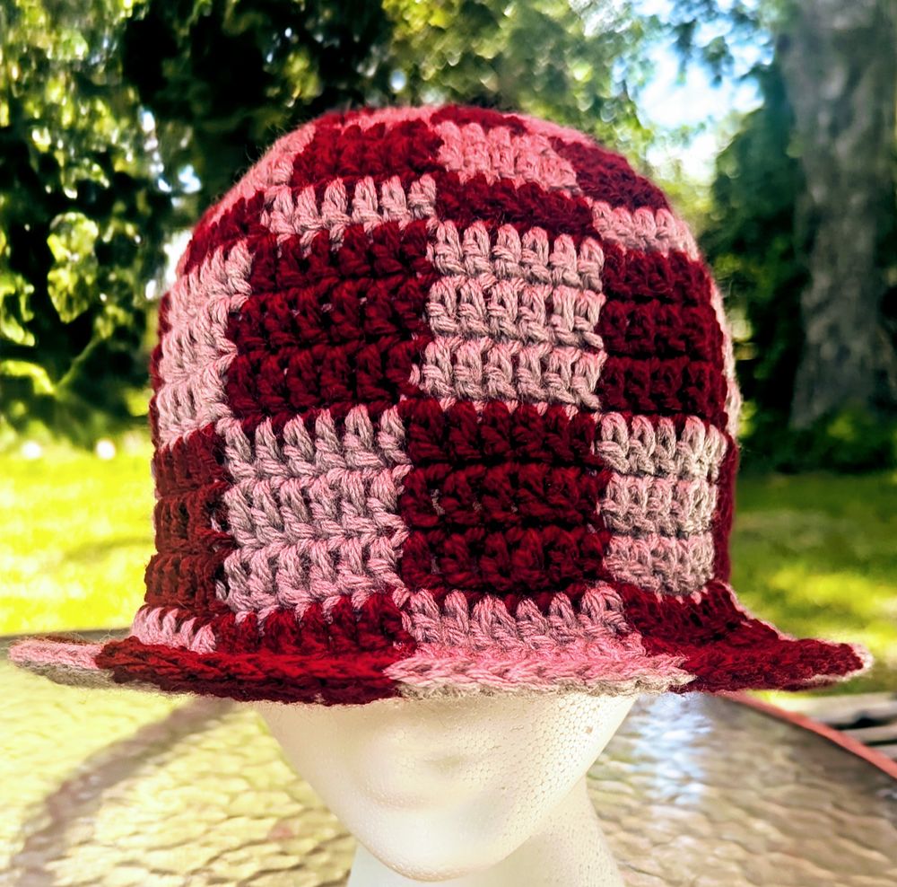 Checkered bucket hat 