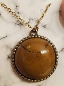 Different lighting- stone looks darker