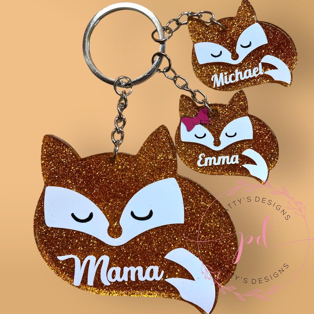 Mama Fox with Baby Foxes