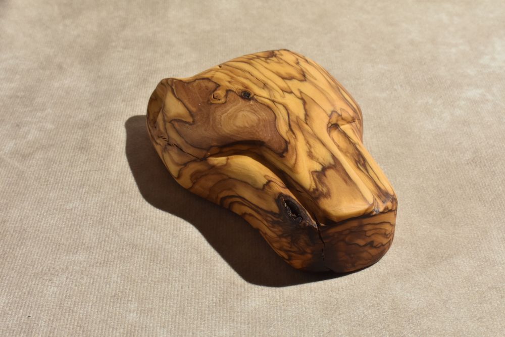 Wood cat head