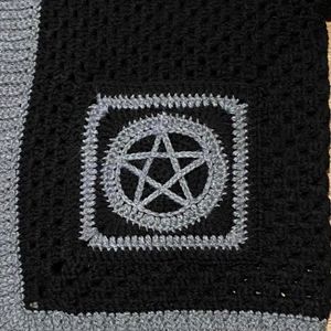 Front pocket close up