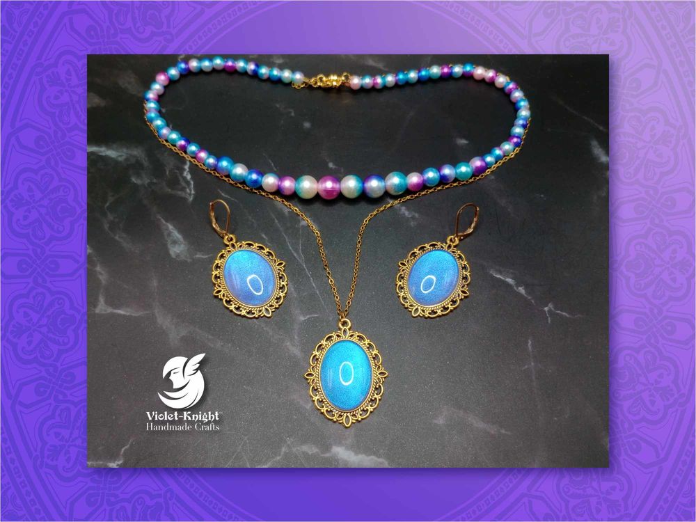 Vintage style gold color pendant earrings and imitation pear...