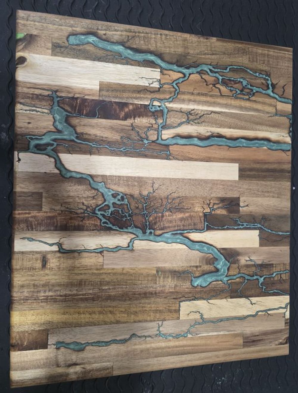 Custom Serving Board - Lichtenberg Fractals