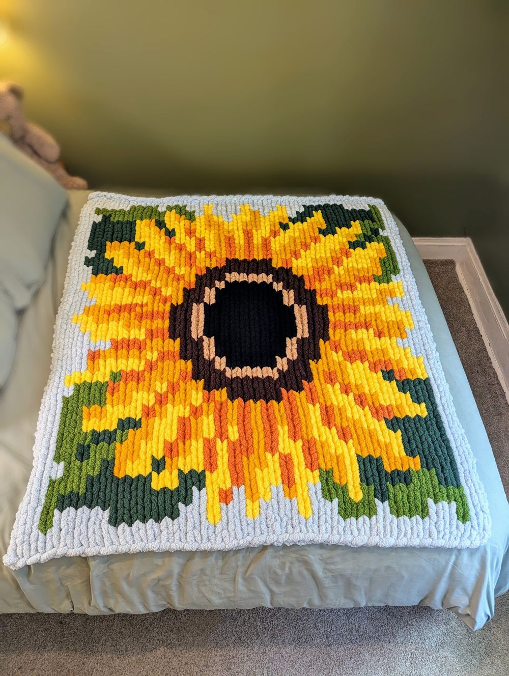 “Sunflower Symphony” Hand-Knit Blanket - A Floral Masterpiece in Every Stitch
