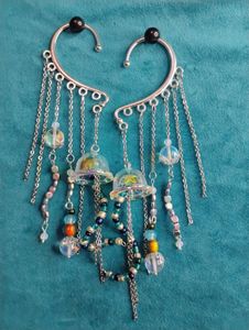 Silver/blue. Temperature sensitive beads for a fun twist!