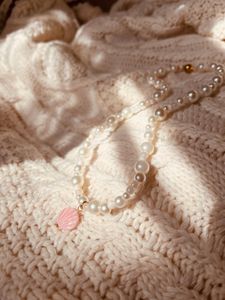 The Blushing Pearl Shell choker