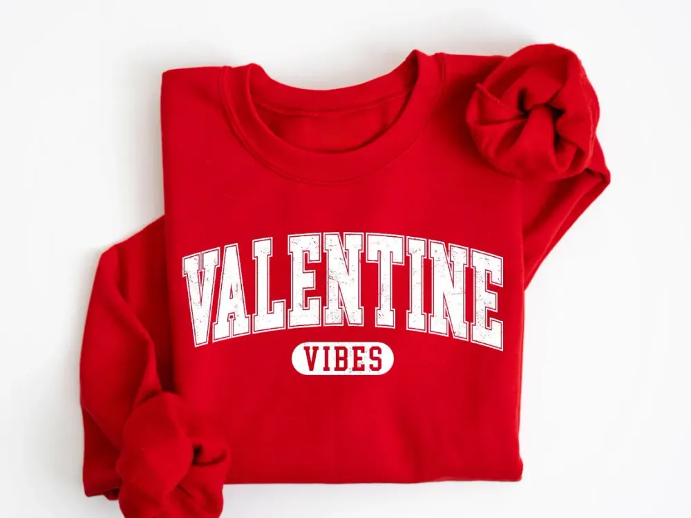 VALENTINE VIBES SHIRT/SWEATSHIRT
