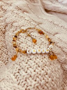 The Golden variant of the Caramel Friendship Bracelet 
