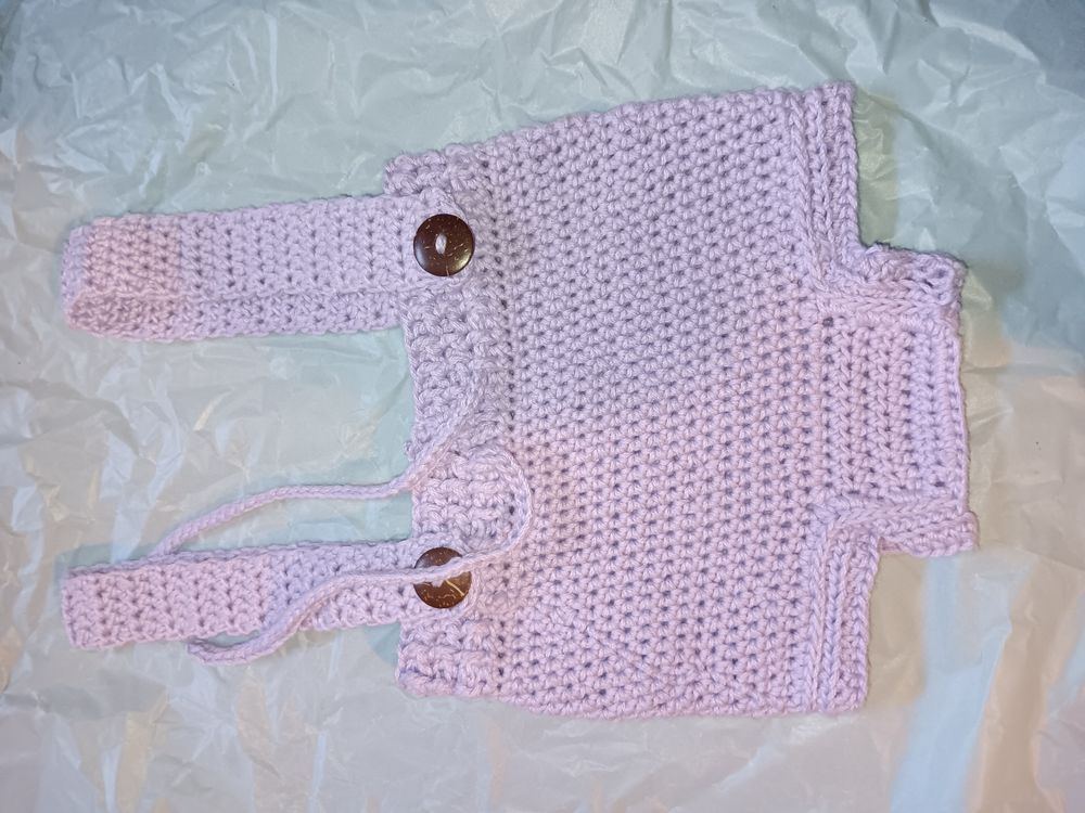 Baby bloomers with suspenders