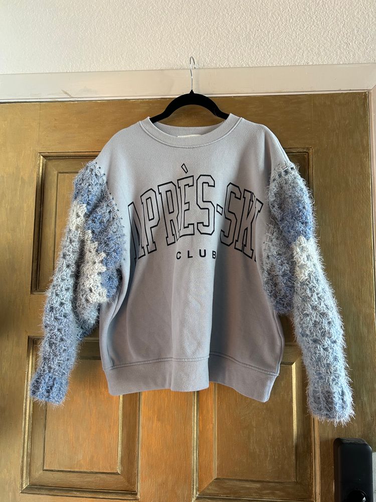 Après ski sweatshirt with crochet sleeves