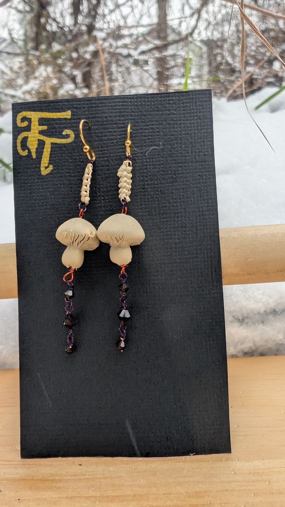 Xayviish têenva( mushroom earrings)