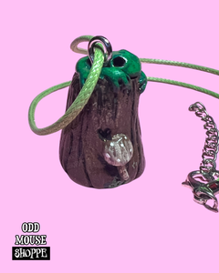 A side view of the sculpted necklace