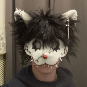 inside cleaned with a damp washcloth with hand soap before shipping