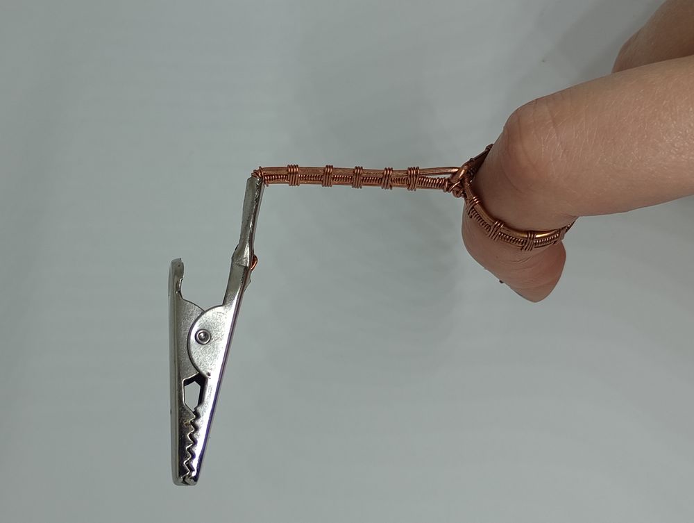 Weaved copper zaza holder ring 