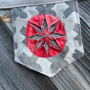 Close up of Gray/Red star pennant