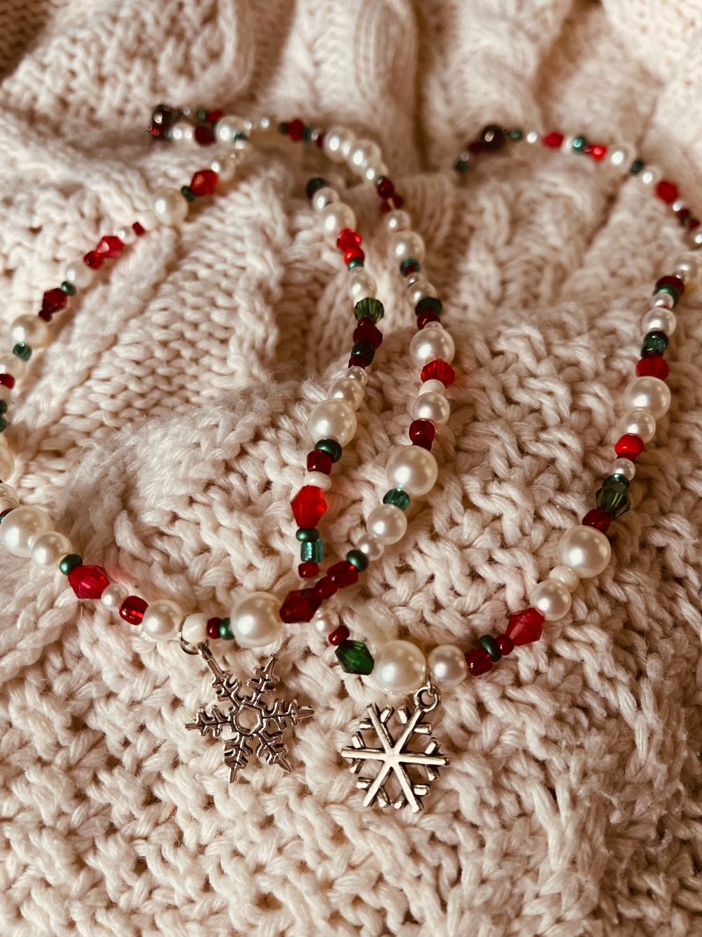Festive Holiday Pearl Necklace 